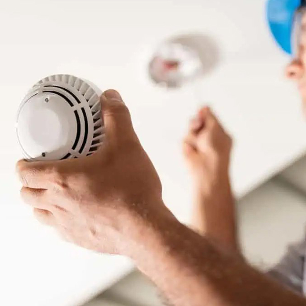 Person installing a Alarm
